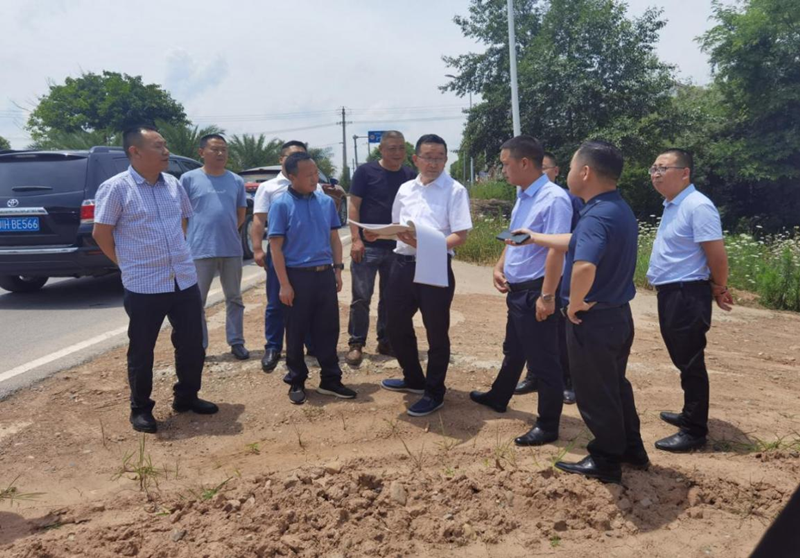 <b>市农发集团参加亭子湖集中巡湖活动</b>