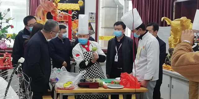 王雁飞调研白龙湖亭子湖生态有机鱼烹饪培训工作