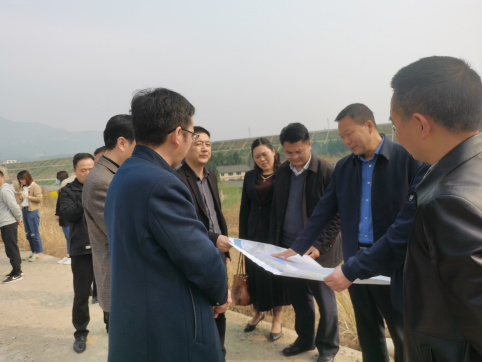 <b>经开区管委会书记王友仁一行调研鹏欣公司</b>