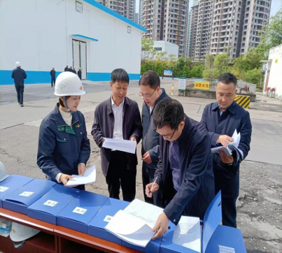 市场监督管理局检查粮储公司粮食 安全工作