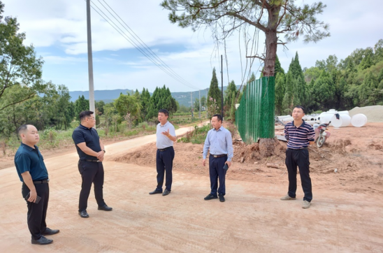 <b>何治率队赴昭化区考察林下经济示范项目</b>