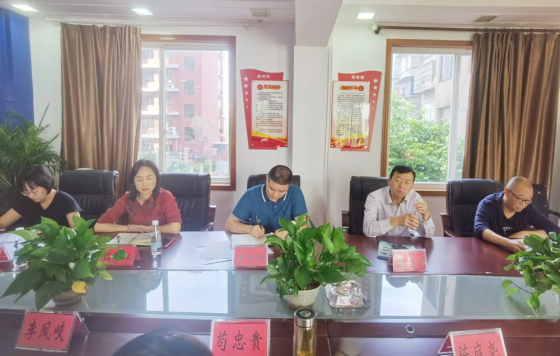 <b>万人进万企 纾困促发展</b>