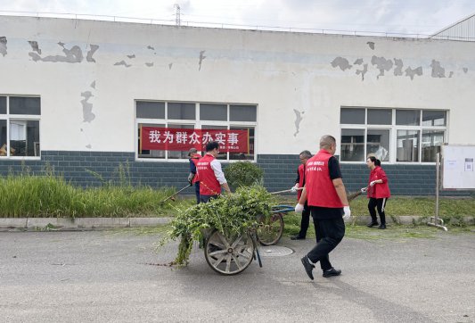 <b>市粮油集团以实际行动 扎实开展“我为群众办实事”志愿服务活动</b>