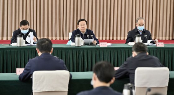 王晓晖主持召开省委学习贯彻习近平新时代中国特色社会主义思想主题教育领导