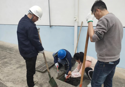 防汛工作 市粮储公司在行动