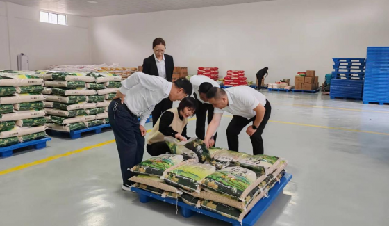 市国资委工会主席贾天秀深入市农发集团下属企业调研