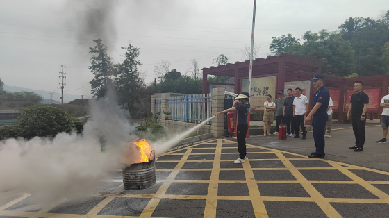 以“练”筑防，防范未“燃” 市渔业公司开展消防应急演练