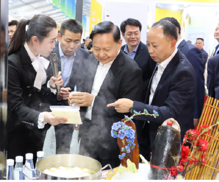 <b>“农发造”特优农产品成功亮相食品饮料产业发展大会</b>