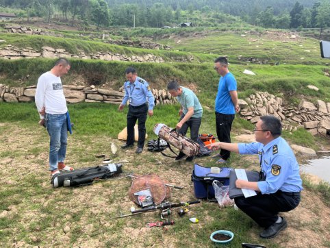 市生态渔业公司开展禁渔期联合执法巡查