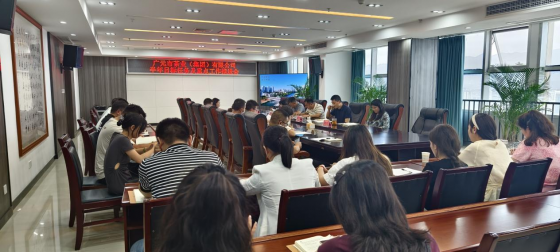 召开半年目标任务及重点工作推进会